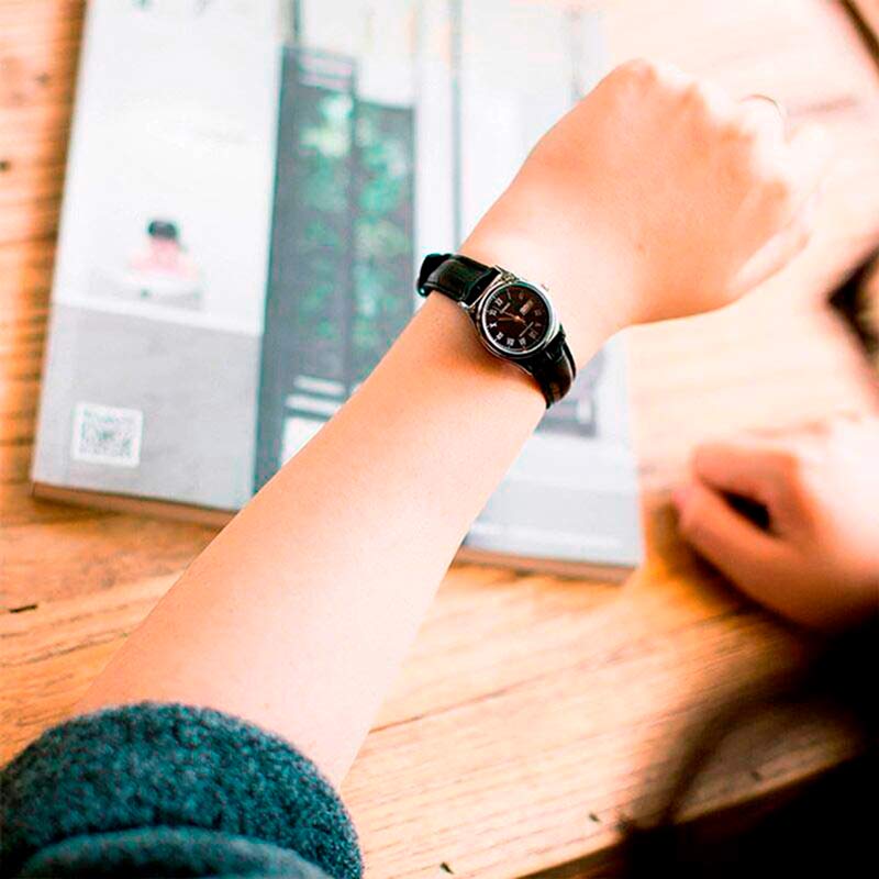 Casio LTP-V006L-1B Casio LTP-V006L-1B