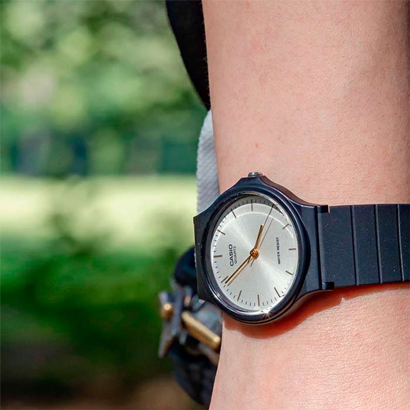 Casio MQ-24-7E2 Casio MQ-24-7E2